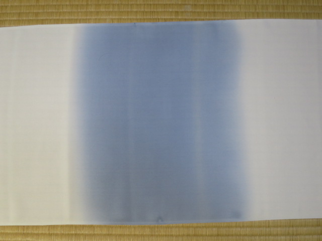 退色したグレー地ぼかし八掛