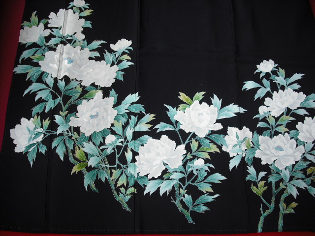 黒留袖牡丹模様