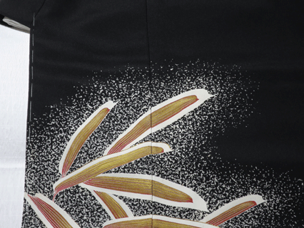 金箔部分を補正した黒留袖