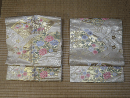 前帯の巾が狭い名古屋帯