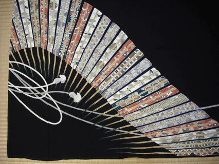 黒留袖扇面と房模様