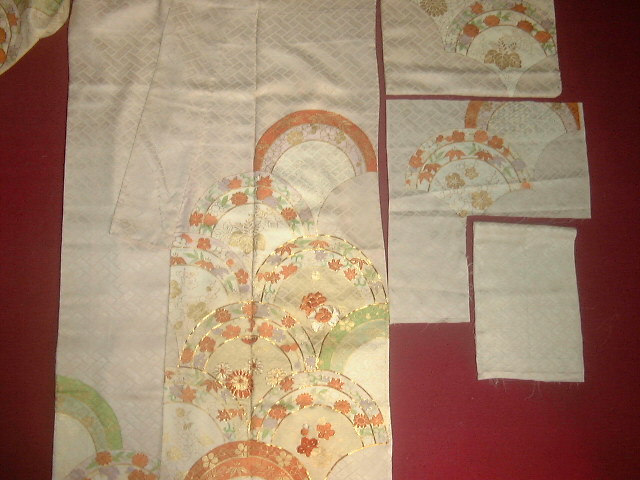 振袖の切れている袖分