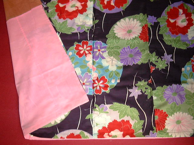 四ッ身訪問着紺地花の丸