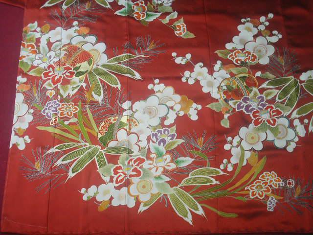 梅に手まり振袖